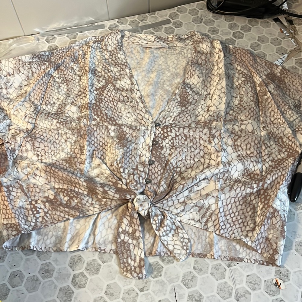 Olivaceous Small White Snake Skin Short Sleeve Cropped Button Up Blouse